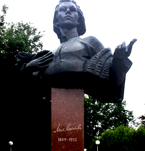 Бюст поэта Михаила Сеспеля в г.Чебоксары. Фото 3
